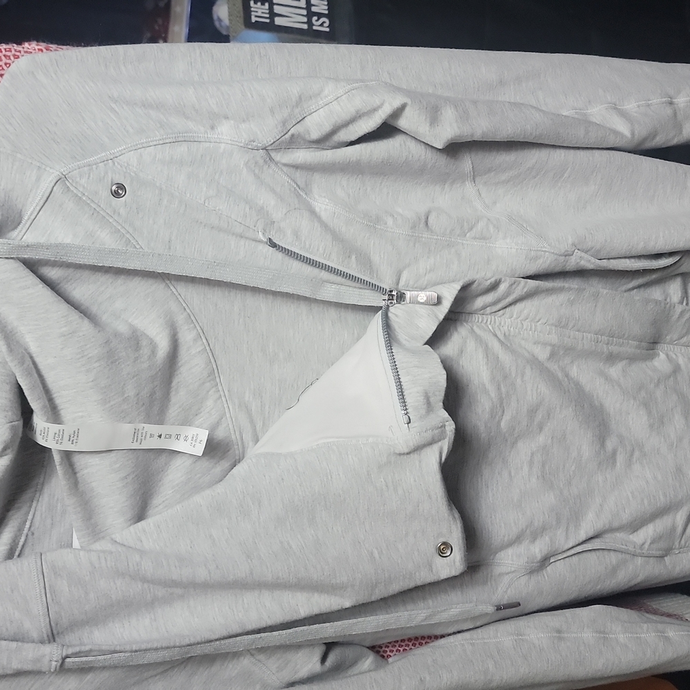 Lululemon Jacket - Picture 4 of 8